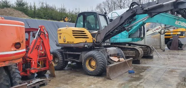 Koparki – budowa, funkcja, mobilny serwis podzespołów koparki